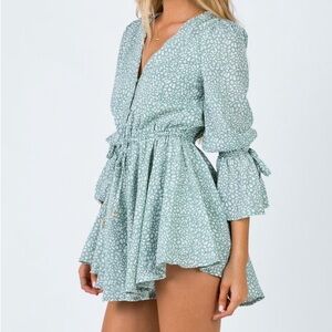 Princess Polly Mint Floral Mini Flowy Cierra Romper 2 women bell sleeves